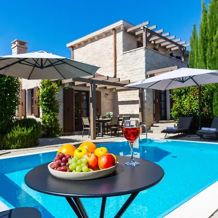 Stone Zahara Лижнян