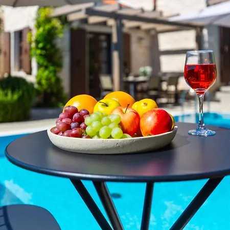 Stone Zahara Ližnjan