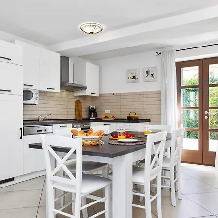 Stone Zahara Villa Ližnjan