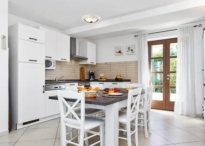 Stone Zahara 빌라 Ližnjan