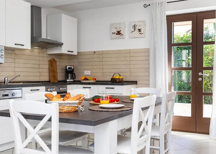 Stone Zahara Ližnjan