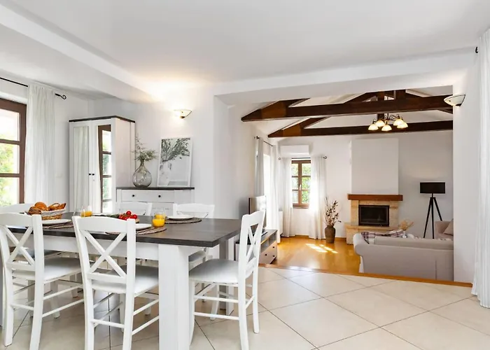 Stone Zahara Ližnjan