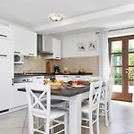 Stone Zahara فيلة Ližnjan